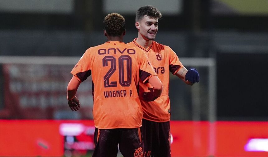 Trabzonspor Ernest Muçi ile anlaşma imzaladı