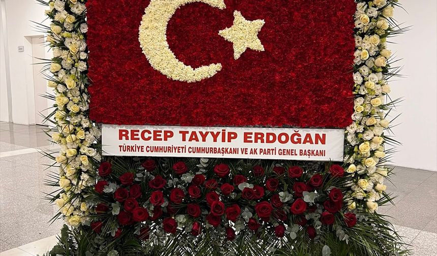 Erdoğan'dan MHP'ye Türk bayraklı kutlama çiçeği!