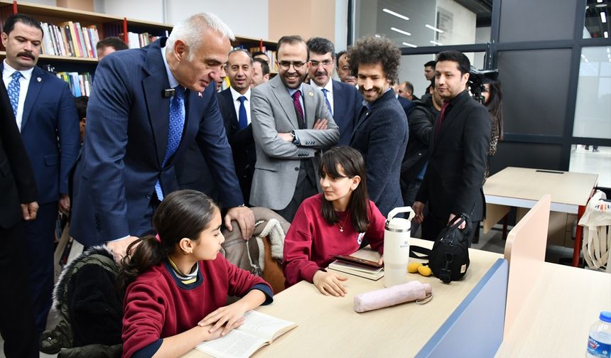 Bakan Ersoy: Yapılan her yatırım bilgiye erişimi güçlendirir!