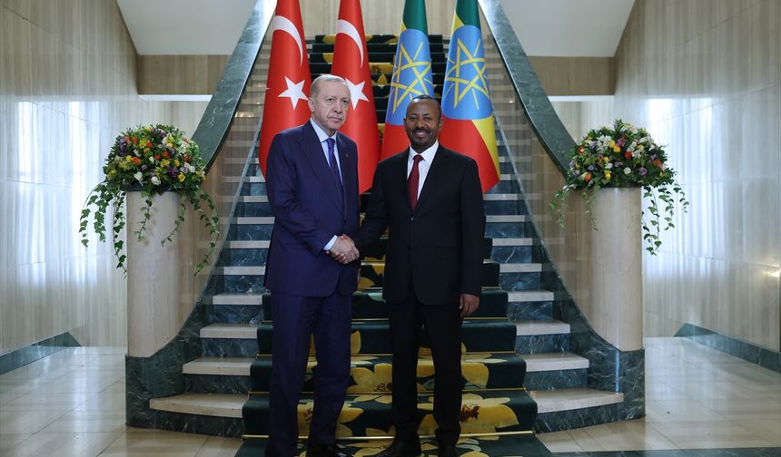 Erdoğan, Etiyopya'da resmi törenle karşılandı!