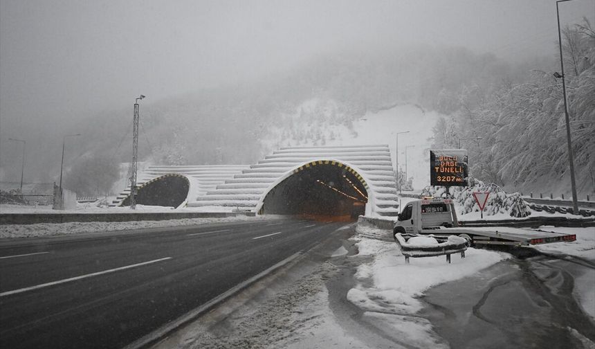Bolu Dağı'nda kar etkisini sürdürüyor