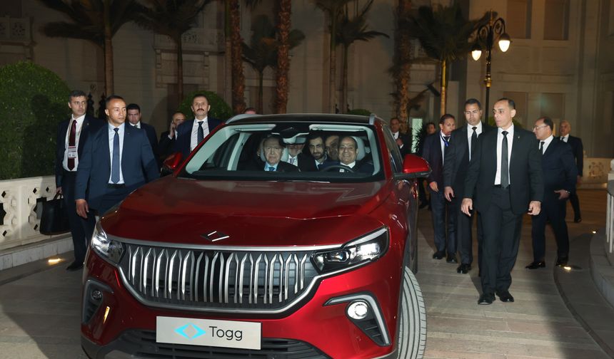 Erdoğan’dan Sisi’ye Togg hediyesi