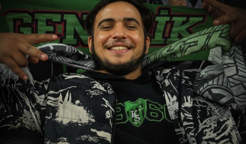 Genç taraftarın tribünden düştüğü anlar kamerada