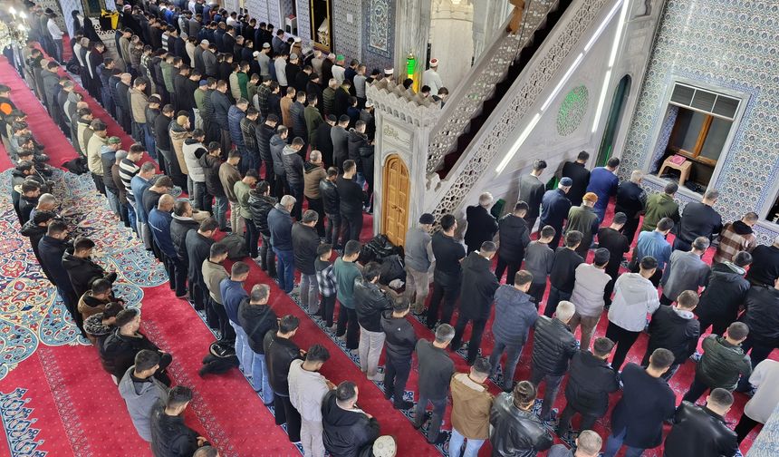 Şanlıurfa’da ilk teravih namazı kılındı