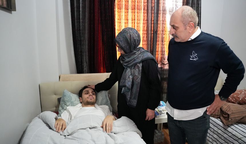 Metro çıkışında dehşet: Yardım etmek isterken 6 yerinden bıçaklandı!