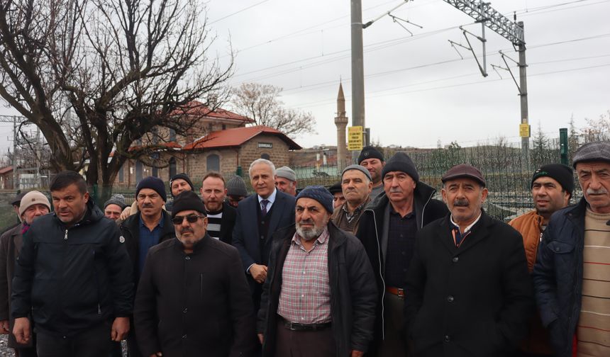 Teravih için 5 kilometre yürümek istemiyorlar!