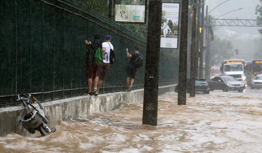 Şiddetli yağışlarda ölenlerin sayısı 30'a çıktı!