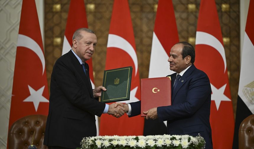 Erdoğan'dan Mısır'da Suriye mesajı