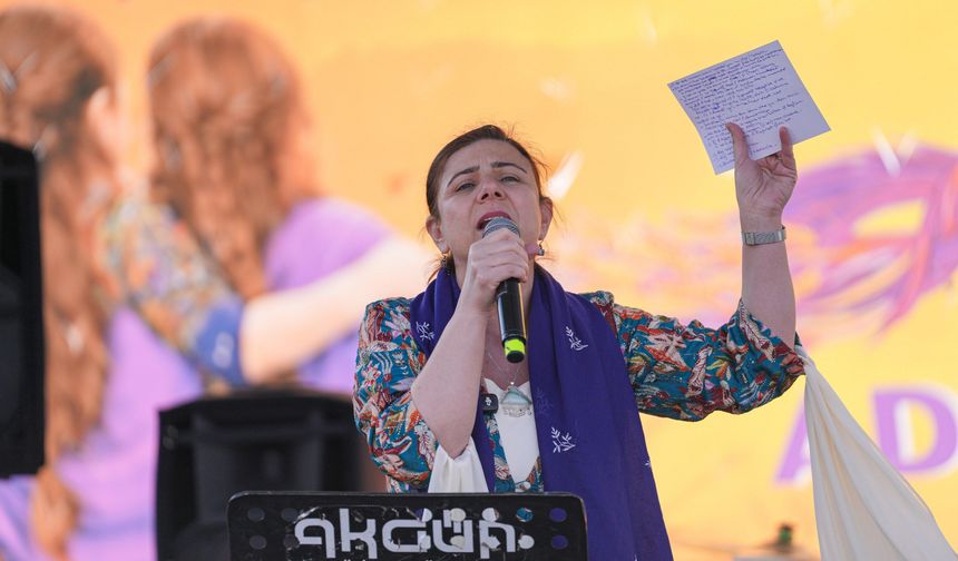 Serra Bucak kadınlara seslendi: ''Her yerde örgütlenelim''