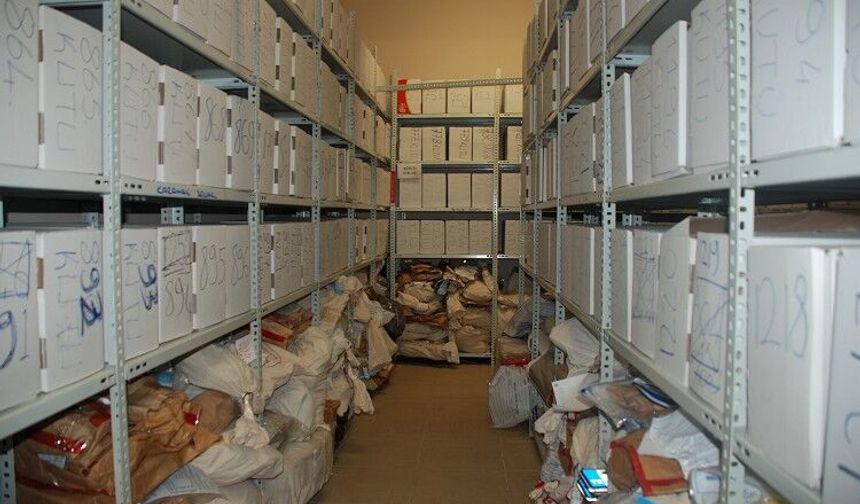 Adli emanetten sahte tutanakla uyuşturucu kaçırıldı