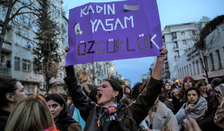 İstanbul Valiliği'nden 8 Mart engeli