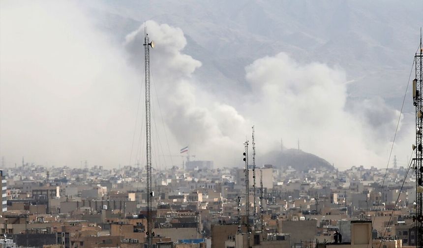 İsrail: Tahran'a geniş bir saldırı dalgası başlatıldı