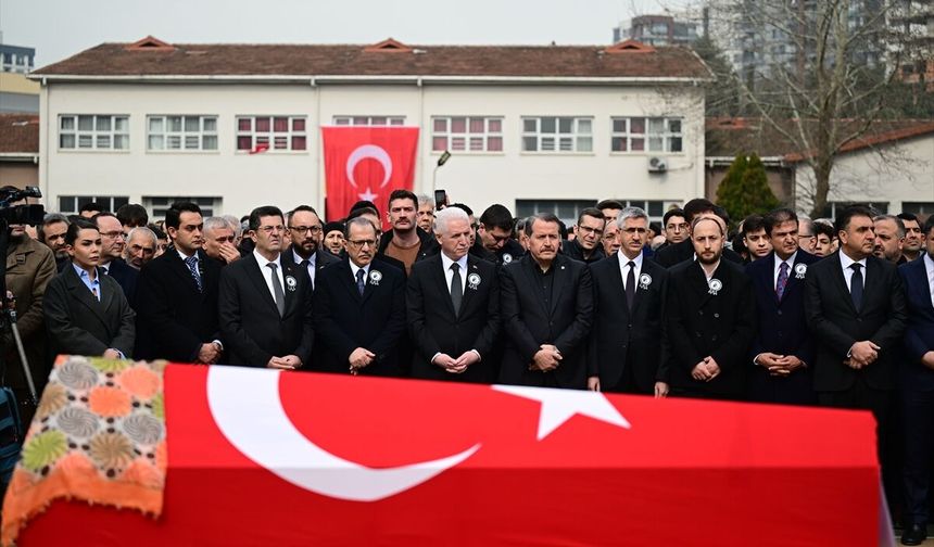 Öldürülen öğretmen son yolculuğuna uğurlandı!