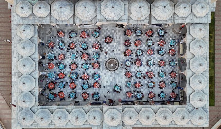 Türkiye'den Gana'da 1000 yetime iftar!