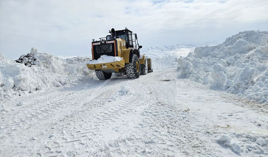 3 ilde 198 yerleşim yerinin yolu kapandı!