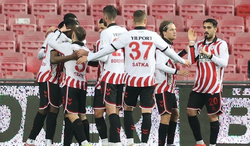 Samsunspor evinde üç puanı kaptı