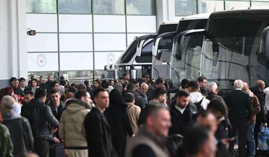 Bayram öncesi otogarlar tıklım tıklım!