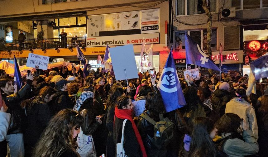 Beyoğlu'nda yasak dinlemeyen 5 gösterici gözaltına alındı