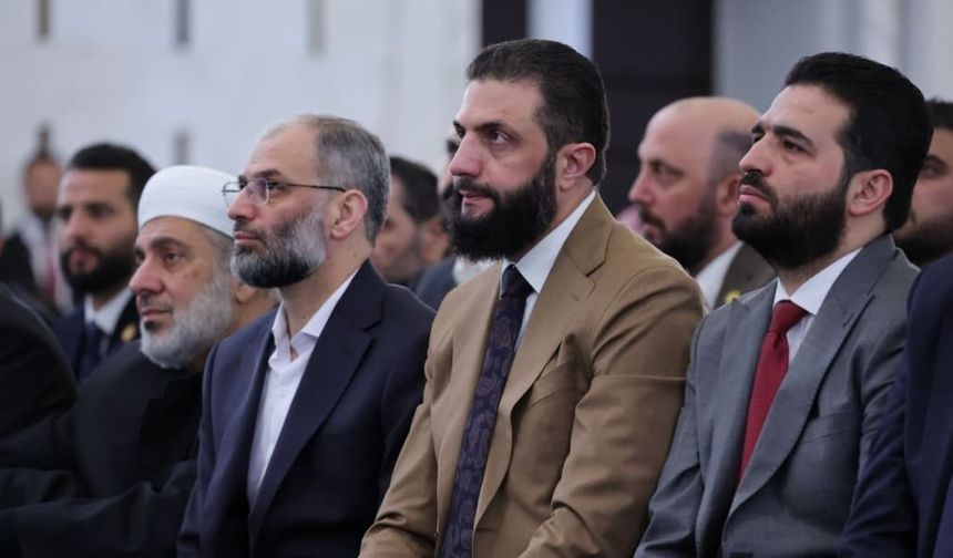 Ahmed Şara bayram namazını Halk Sarayı'nda kıldı