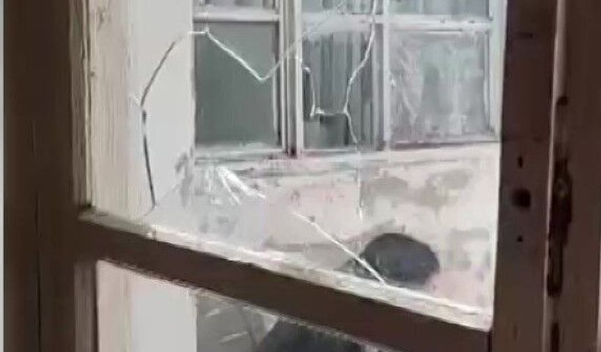 "Polisiz" diyerek eve giren şüpheliler anne ile oğlunu vurdu