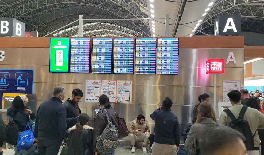 Olumsuz hava ulaşımı felç etti: 127 sefer iptal edildi