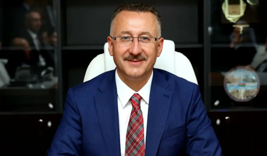 AK Parti Adapazarı Belediye Başkanı istifa etti