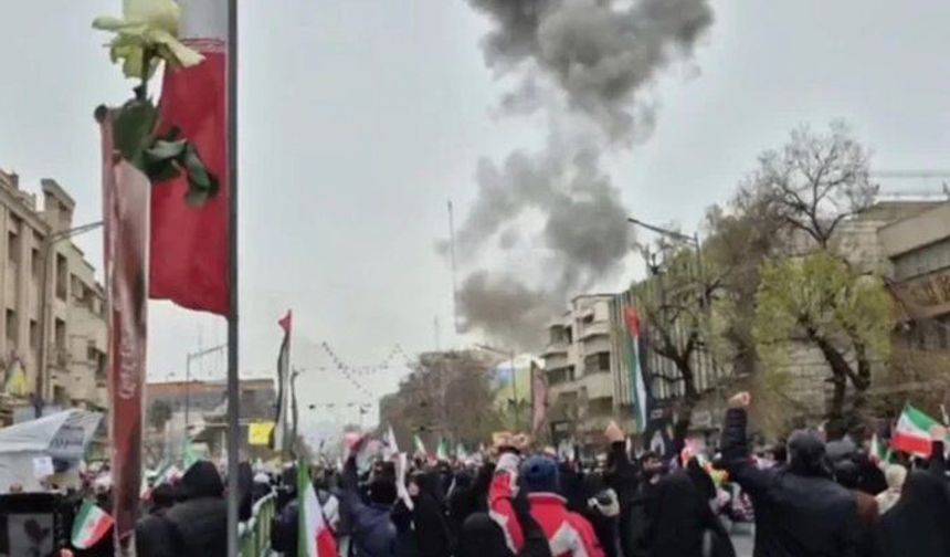 İran'da miting alanında patlama!