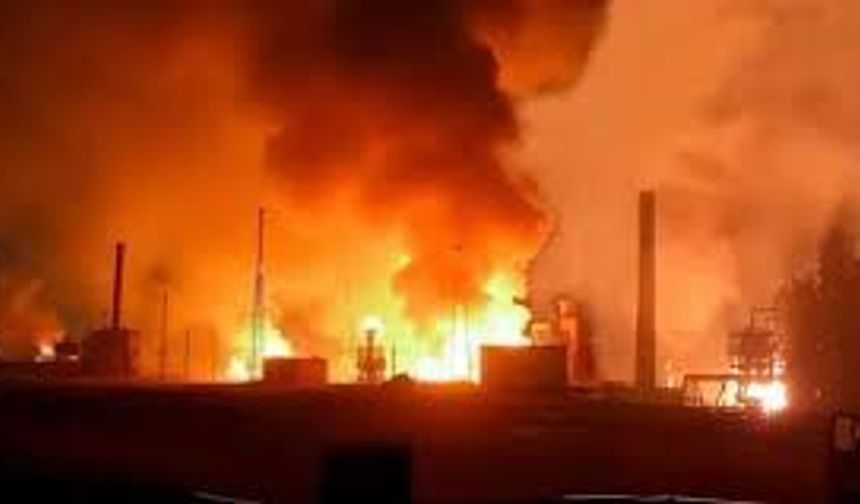 Rusya’nın en büyük petro-kimya tesisinde yangın çıktı!