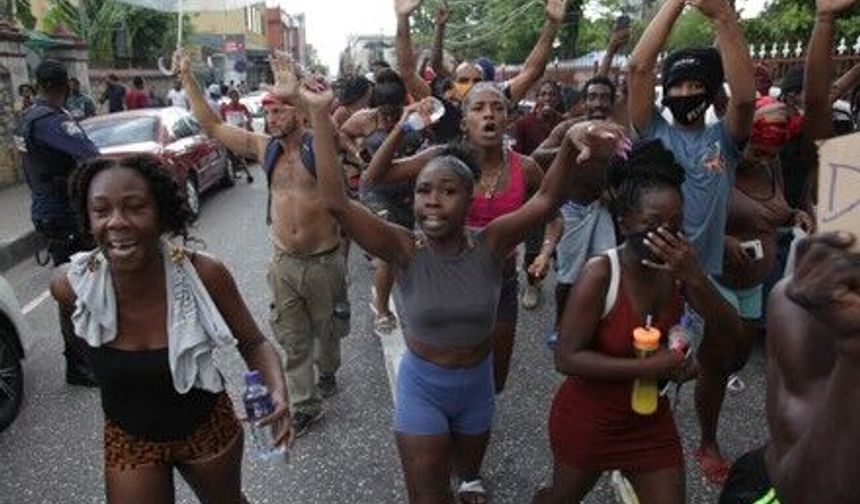 Şiddet olayları nedeniyle olağanüstü hal ilan edildi!