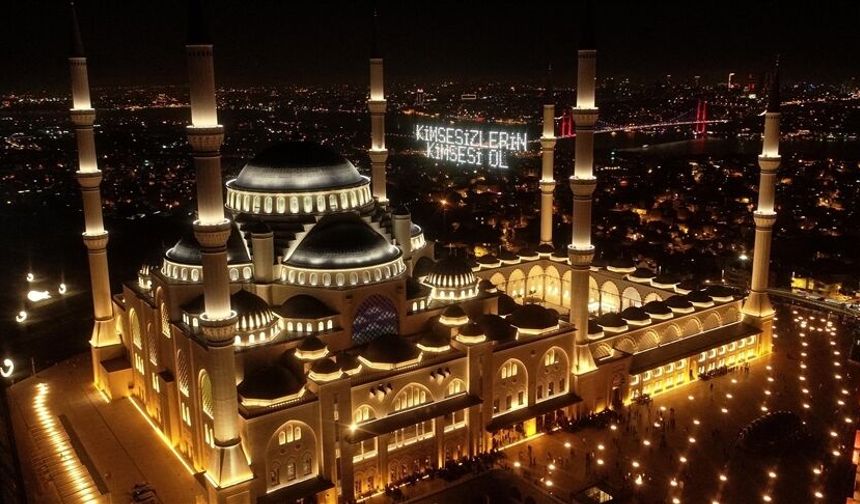 "Bin aydan daha hayırlı" Kadir Gecesi yarın idrak edilecek