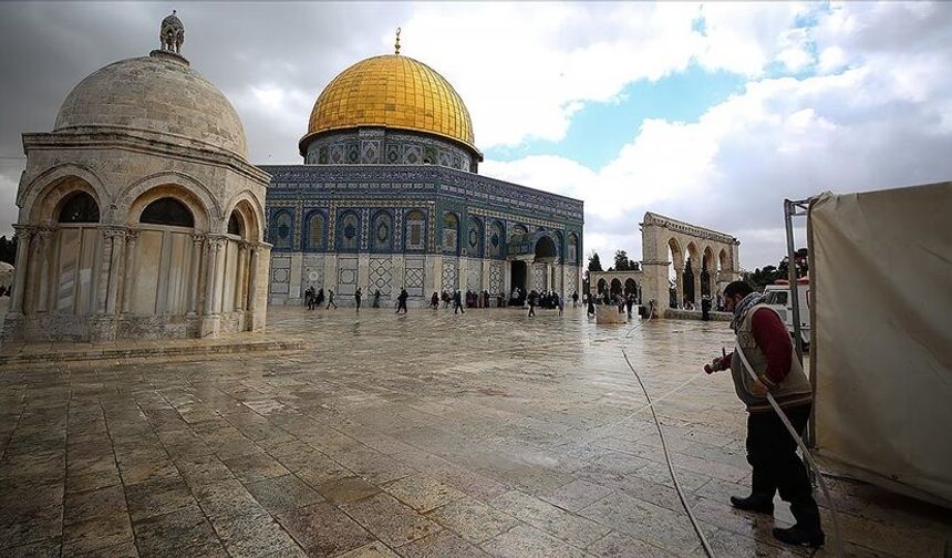 İsrail Mescid-i Aksa'yı kapalı tutmaya devam ediyor!