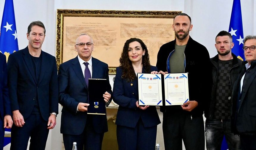 Kosova Milli Takımı’na Liyakat Madalyası verildi!