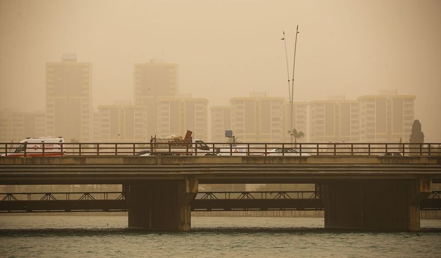 Akdeniz Bölgesi toz taşınımına teslim!