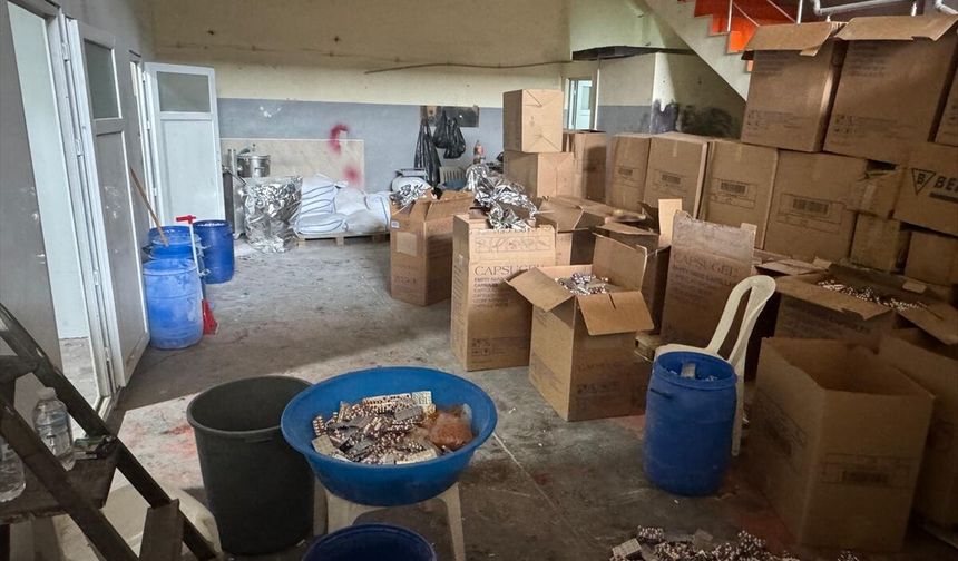 703 bin sentetik ecza ele geçirildi!