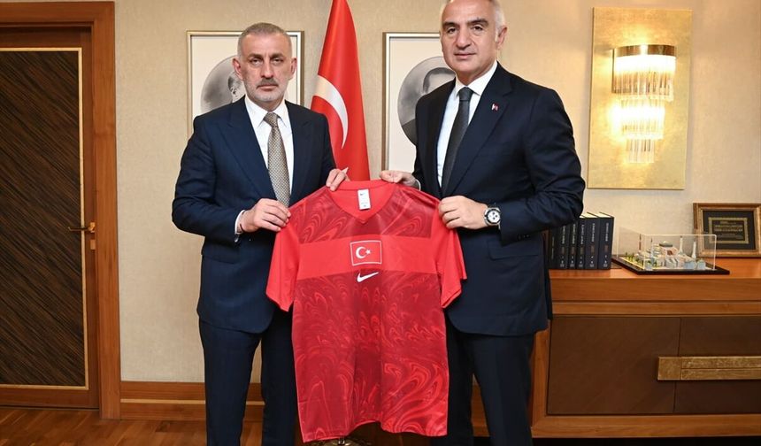 TFF Başkanından Bakan Ersoy'a Milli forma!