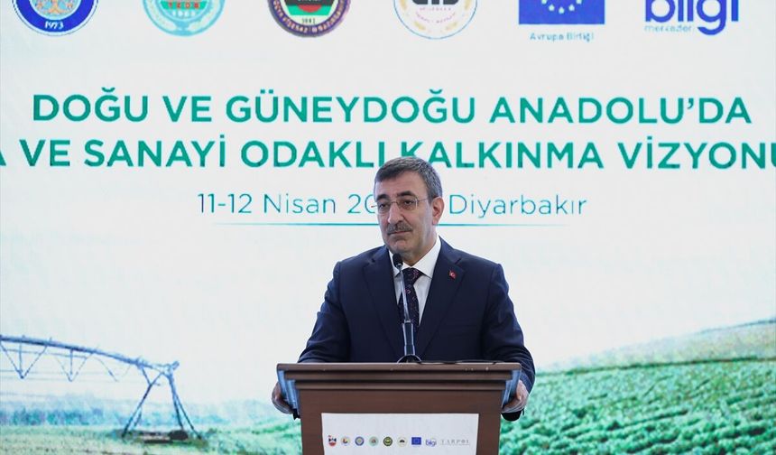 Cevdet Yılmaz: 300 bin civarında vatandaşımız iş sahibi olacak!