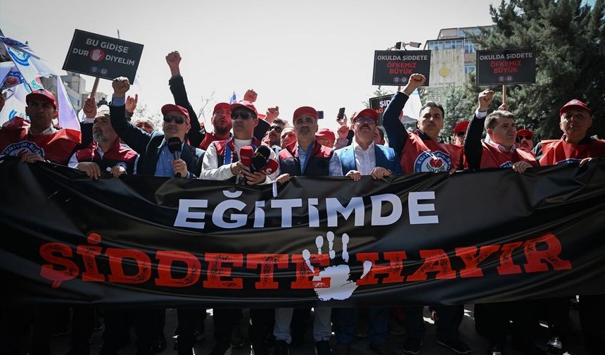 Eğitim-Bir-Sen okula silahlı saldırıyı protesto etti!