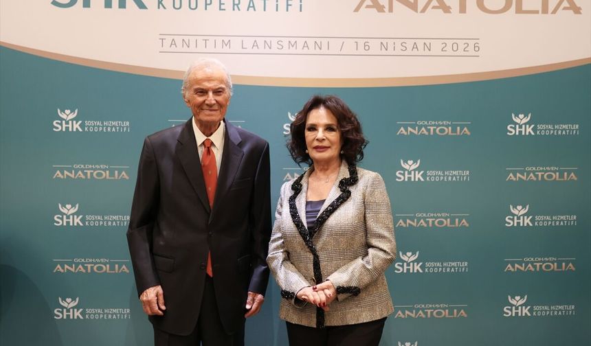 Hülya Koçyiğit ve Ediz Hun yaşlılar için buluştu!