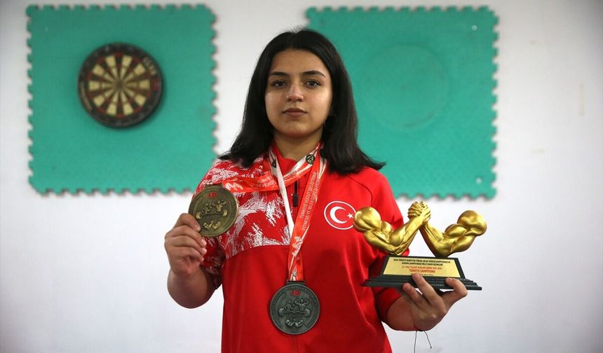 Bileğinin gücüyle Avrupa'nın zirvesine çıkmak istiyor!