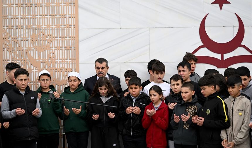 Bakan Tekin: Menfur bir olayın içerisinde çocuklarımızı kullandılar!
