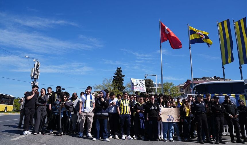 Domenico Tedesco, futbolcularla vedalaştı!
