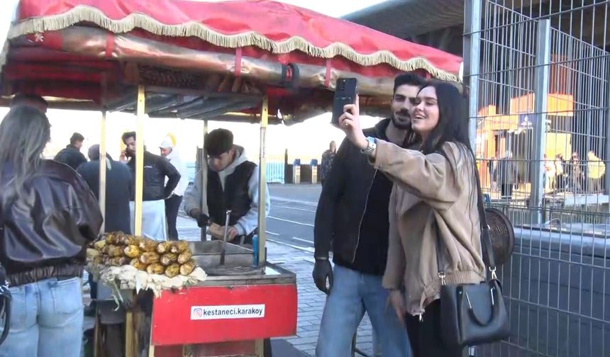 Kestaneci, yabancı turistlerin ilgi odağı oldu!