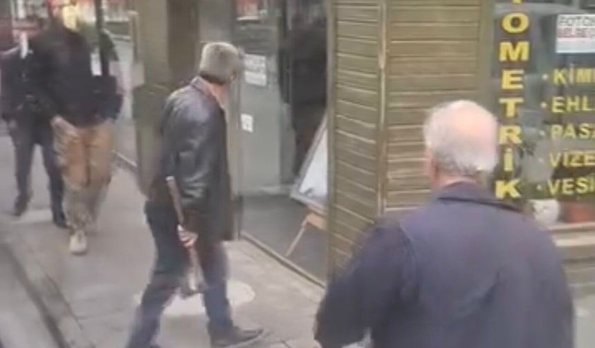 Baltayla otobüs şoförüne saldırdı!