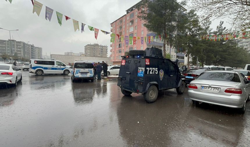 Diyarbakır’da esnaf arasında silahlı kavga: 3 yaralı