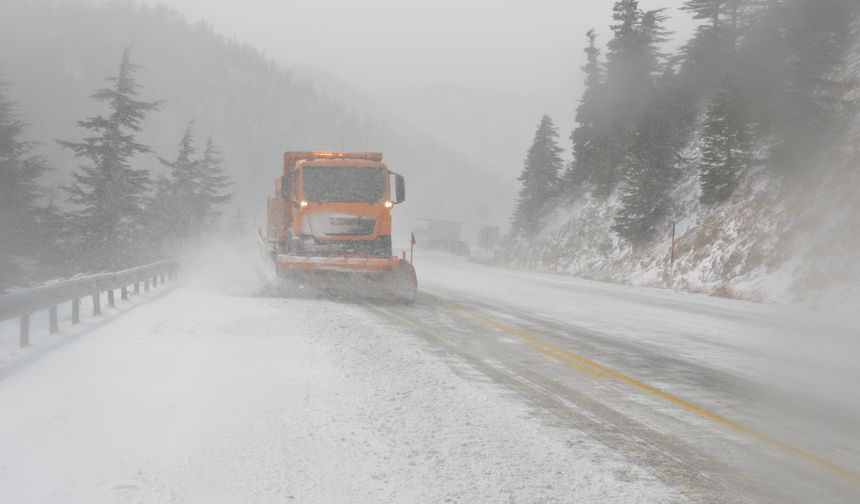 Antalya-Konya karayolunda kar yağışı başladı