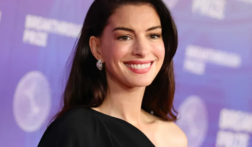 Anne Hathaway "Dünyanın En Güzel Kadını" seçildi