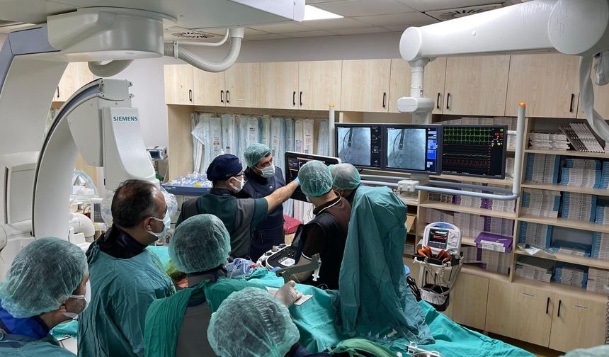 Dicle Üniversitesi kalp kapak tedavisinde tarihi başarıya imza attı