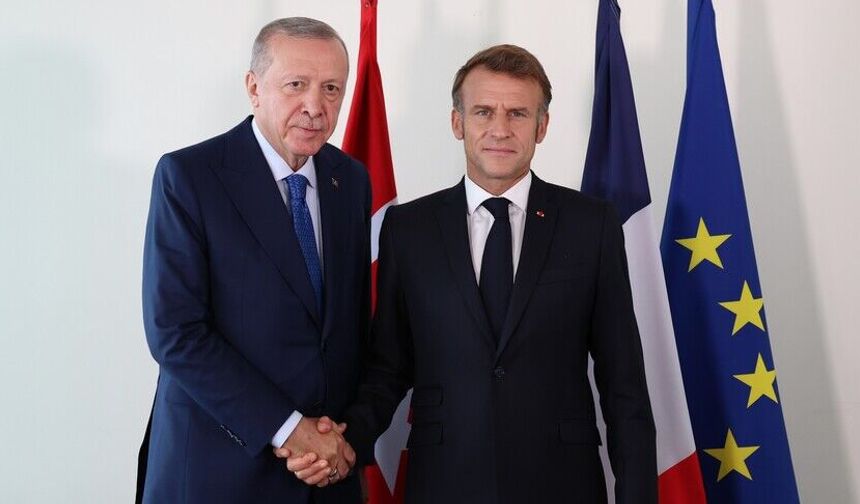 Erdoğan ve Macron son gelişmeleri görüştü!