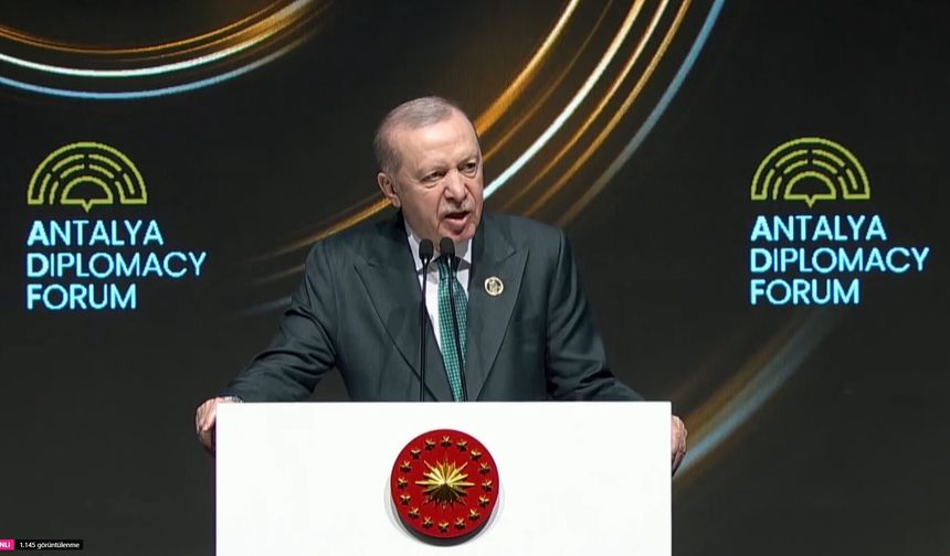 Erdoğan: Dünya istikamet bunalımı yaşıyor!