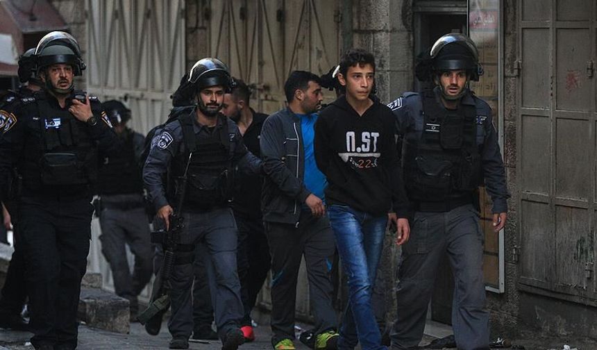 İsrail askerleri çok sayıda Filistinliyi gözaltına aldı!